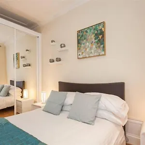  Apartment Chapel Street 42b First Floor 1-bedroom Apartment, Center